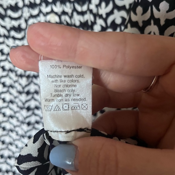 J. Crew Size 2 Sleeveless Button-Front Navy Pattern Print Top - Picture 5 of 7